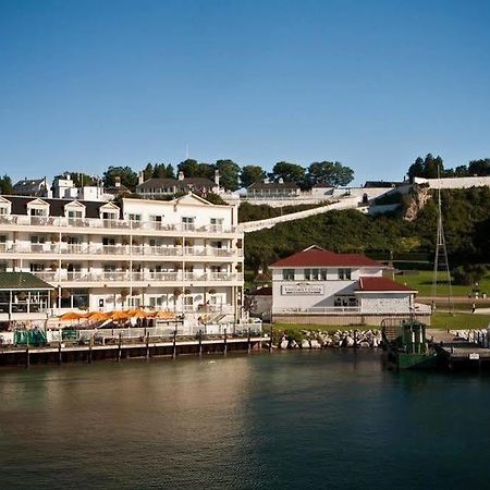 Chippewa Hotel Waterfront Макинак Айлънд Екстериор снимка